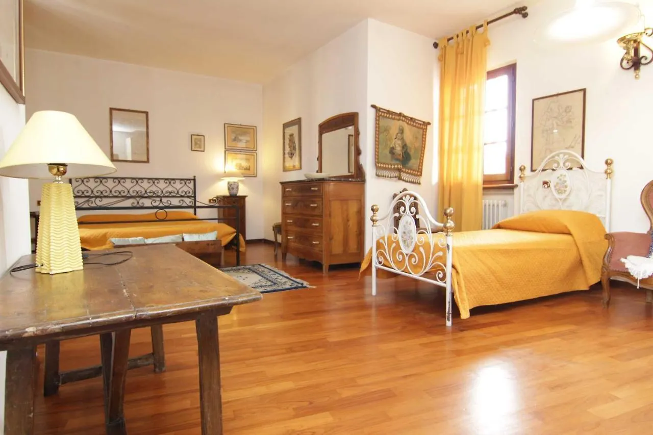 L'Arrocco Bed And Breakfast Marina Di Carrara Bed & Breakfast