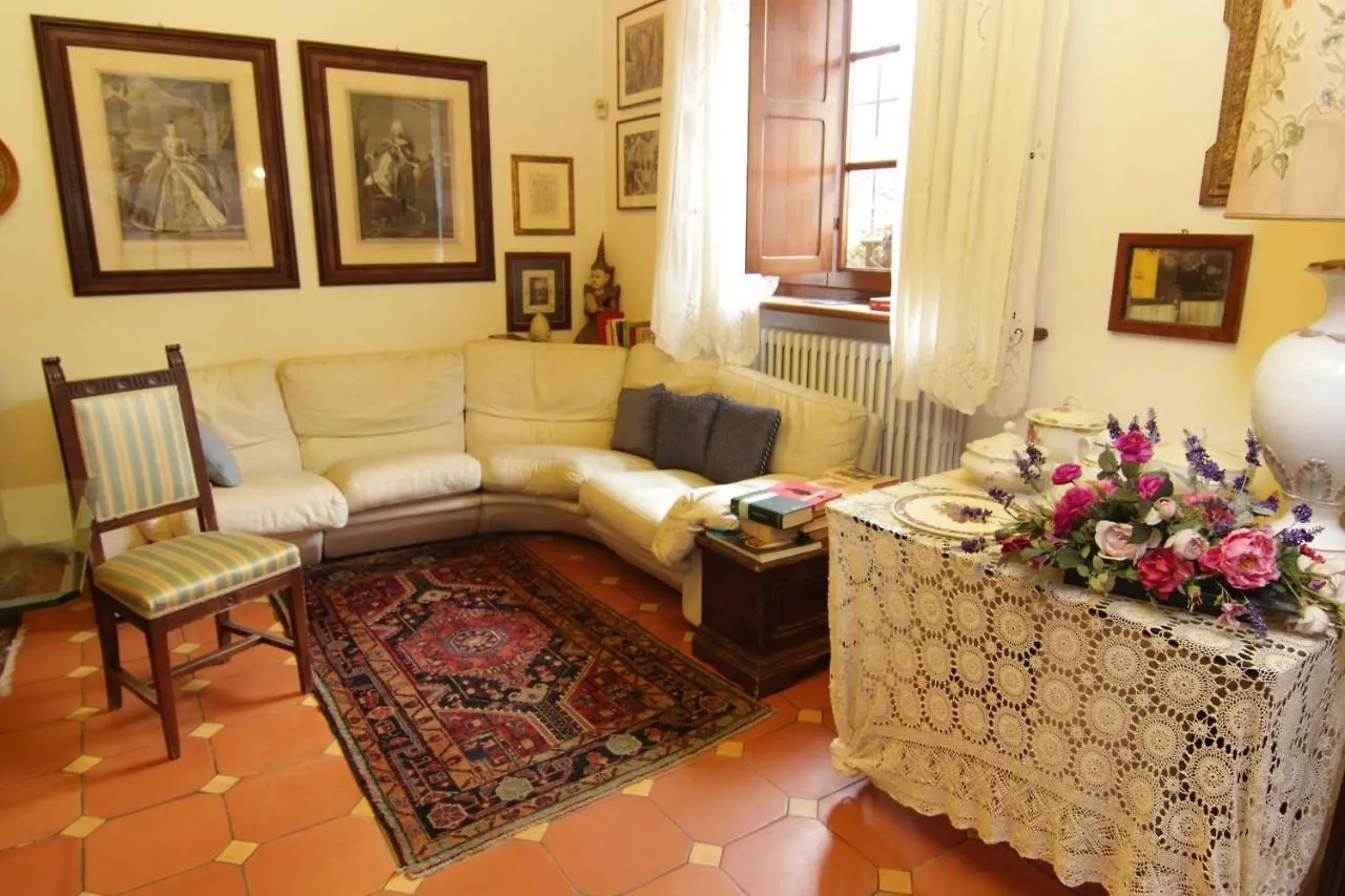 L'Arrocco Bed And Breakfast Marina Di Carrara Bed & Breakfast