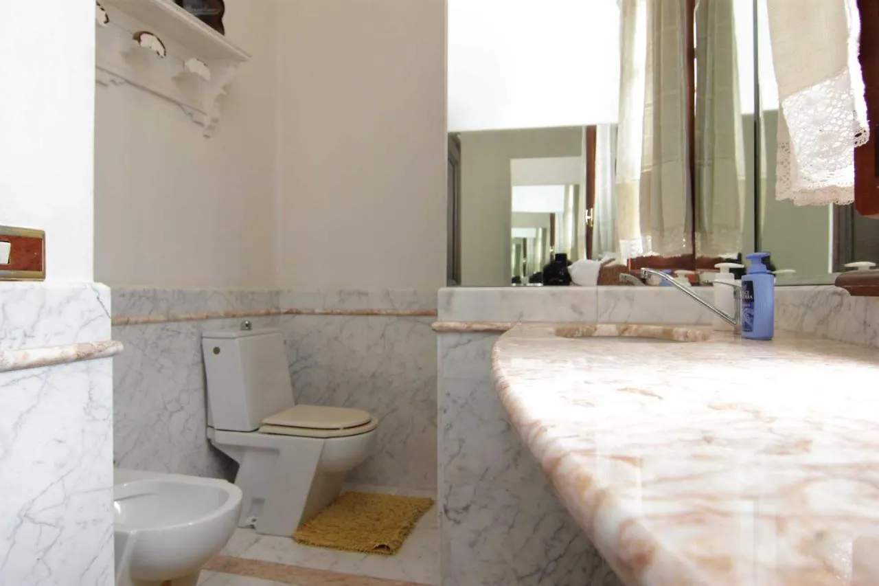 Bed & Breakfast L'Arrocco Bed And Breakfast Marina Di Carrara Italy